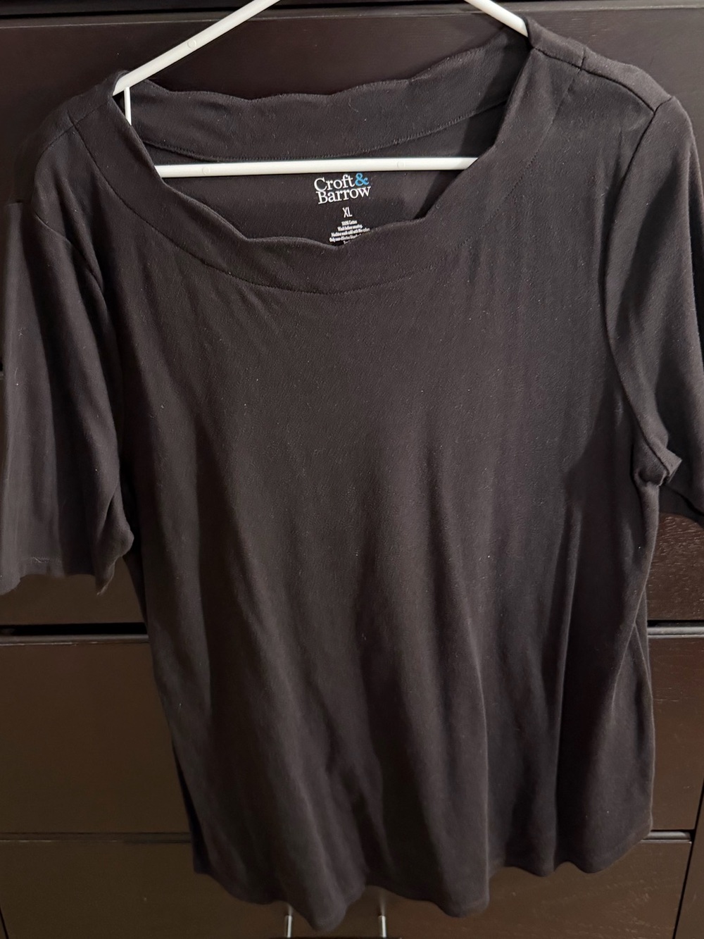 Croft & Barrow Women's Black Short Sleeve Top scalloped neck design